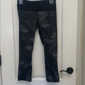 LuluLemon snake print cropped legging